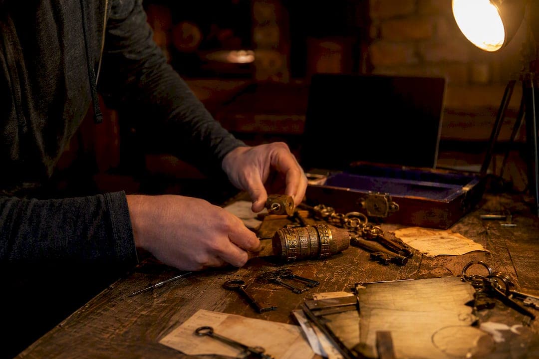 Escape Room Themen online: Ideen, Vorlagen und Praxistipps